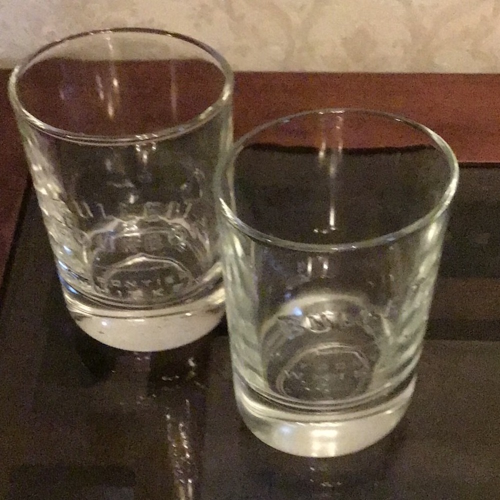 Frontier Whiskey Heavy Glasses (2)